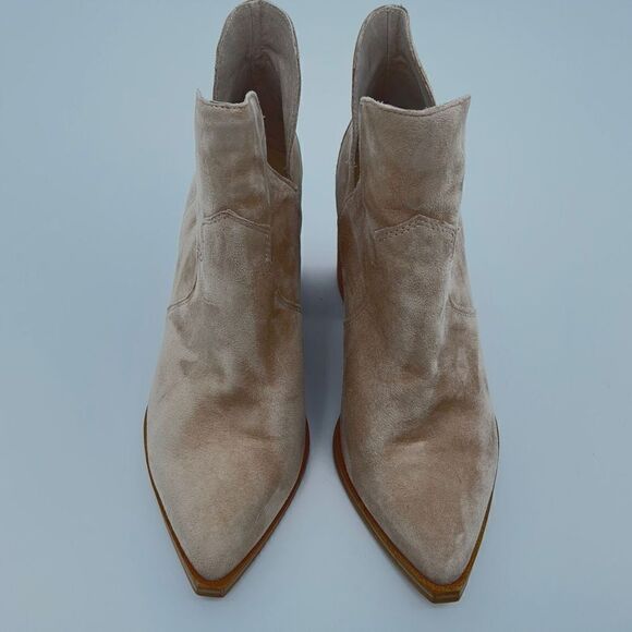 Chaya Pointed Toe Bootie (Women)
STEVE MADDEN size 9 Suede Leather Western Sand - Picture 2 of 8